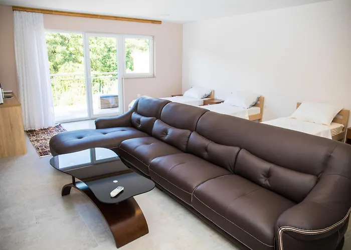 Kovac Riverfront Apartments